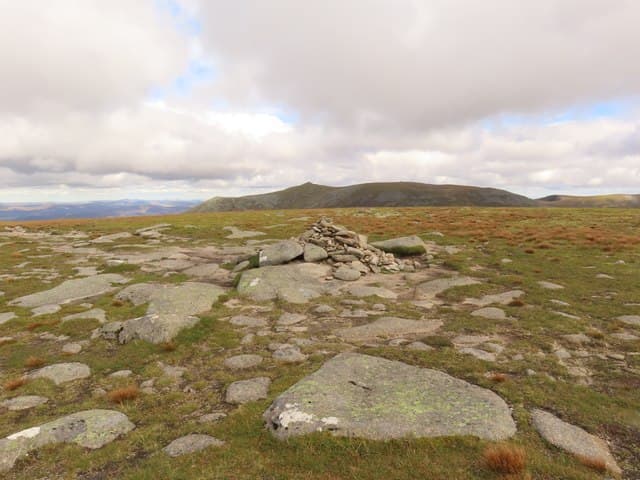 Carn a' Choire Bhoidheach